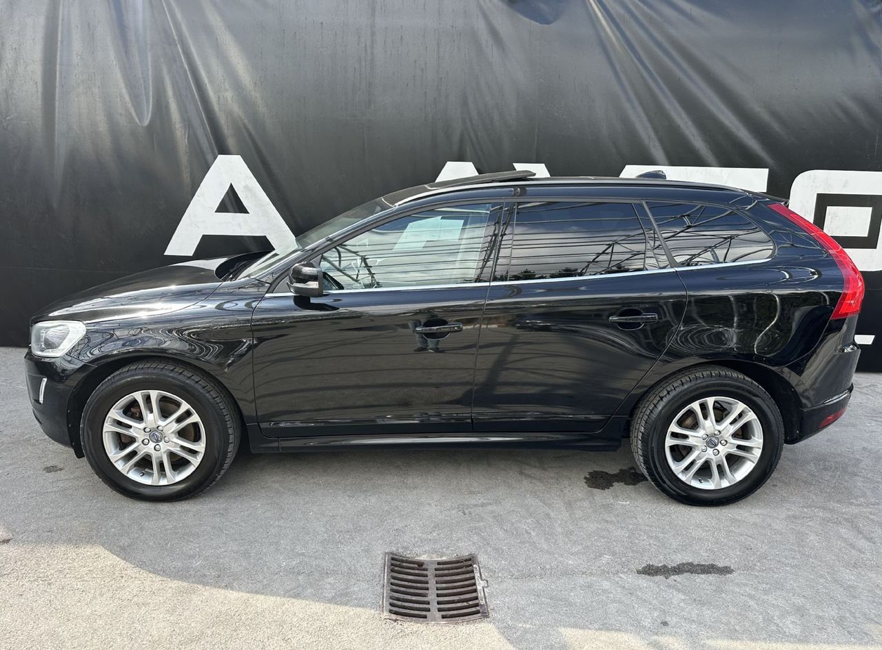 Zunanja slika - Volvo XC60 - D4 A AWD  Momentum-PANORAMA+GRET.SEDEŽEV-BIXENON - 4