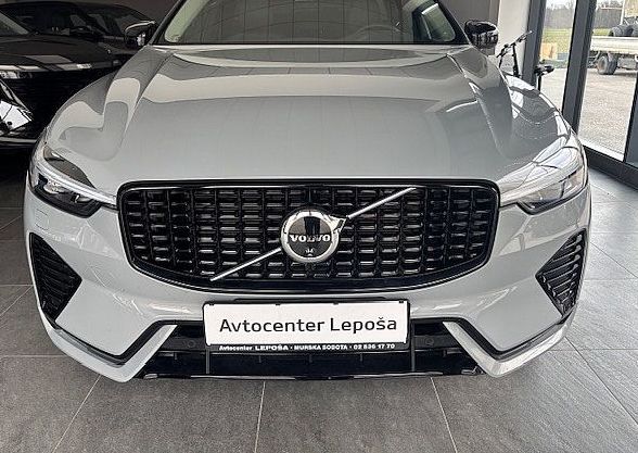 Zunanja slika - Volvo XC60 - B4  P  Plus Dark AT FWD. NAVY. FULL LED.360¨KAMERA - 8