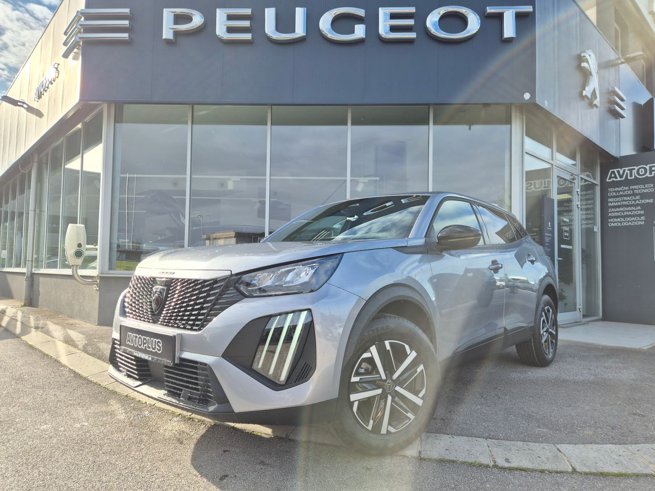Zunanja slika - Peugeot 2008 - Active Pack HIBRID 110 - NA ZALOGI - 1