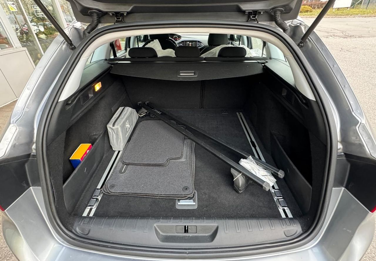 Zunanja slika - Peugeot 308 - NAVIGACIJA-TEMPOMAT-MULTIFUNKCIJA-ALU-PARK SENZOR - 10