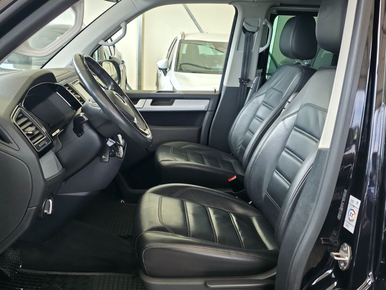 Zunanja slika - VW Multivan - T6 2.0 TDI Highline 4Motion - 5