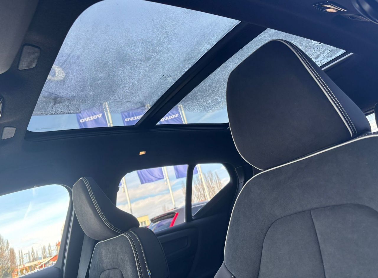 Zunanja slika - Volvo XC40 - B4  P  Ultra Black Edition - 12