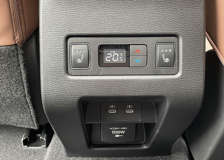 Zunanja slika - Mitsubishi Outlander - 2.4 PHEV Instyle+ Auto - 11