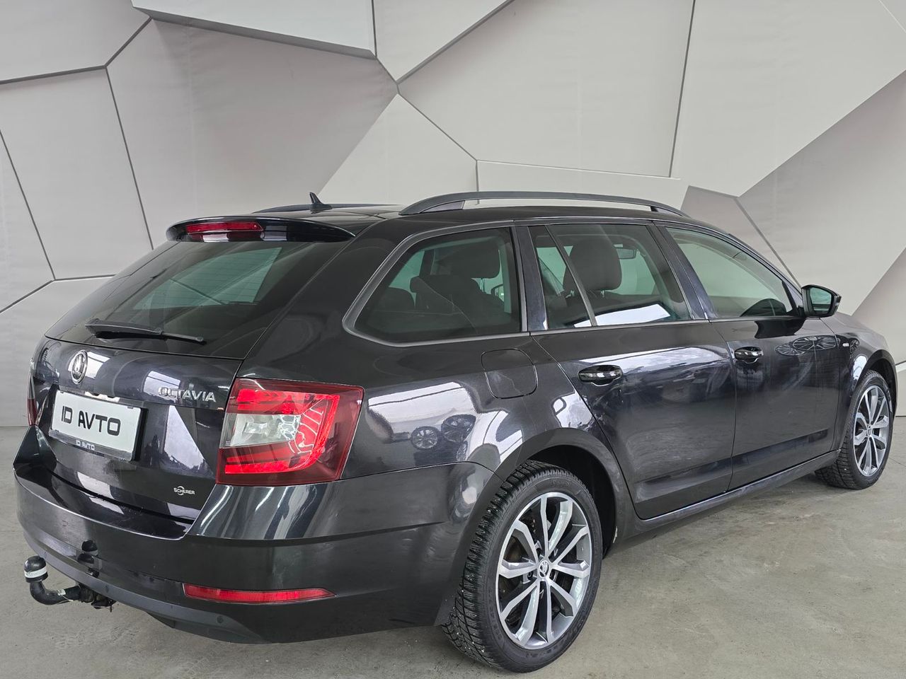 Zunanja slika - Škoda Octavia - Combi 2,0 TDI L&K DSG - 2