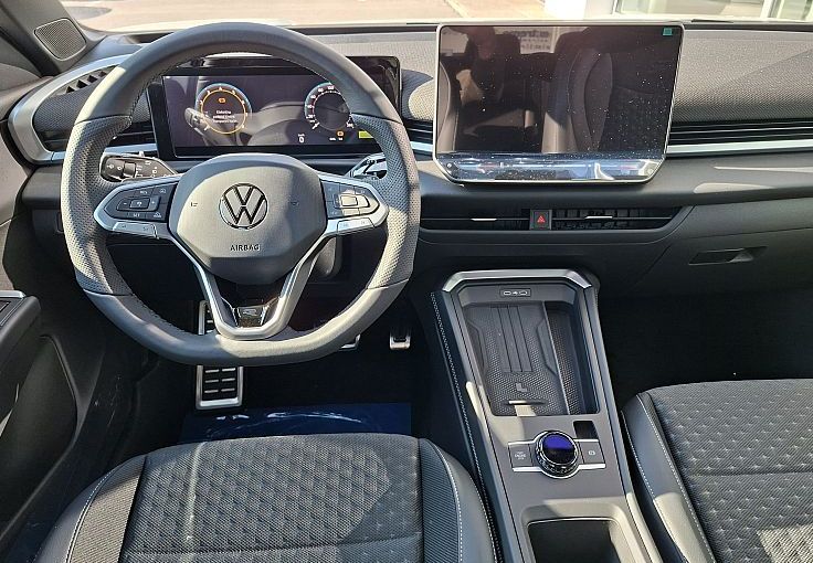 Zunanja slika - VW T-Roc - 1.5 eTSI R-line DSG 110  150 - 9