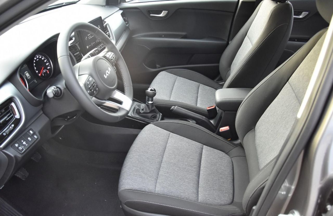 Zunanja slika - KIA Stonic - 1.2 DPI 57.9 kW  79 KM  LX Urban+ M T - 7