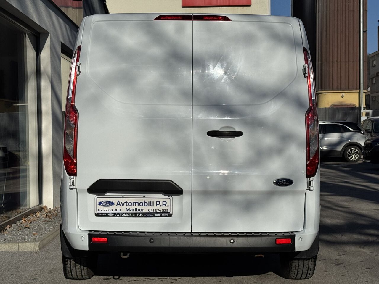 Zunanja slika - Ford Transit Custom - 2.0 ECOBLUE 170KM H1L2 6 SEDEŽEV+TOVOR - 14