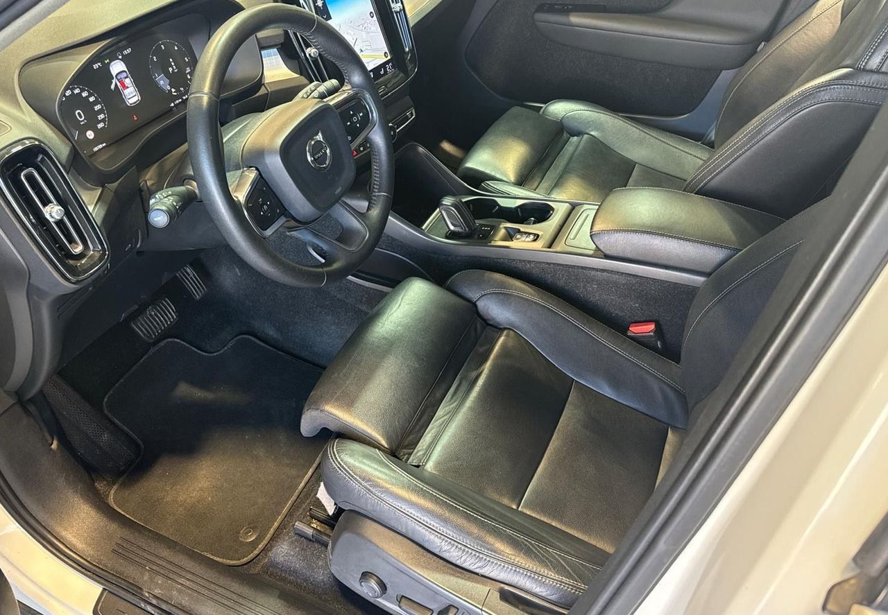 Zunanja slika - Volvo XC40 - PANORAMA-RADAR-MEMORY-USNJE-NAVIGACIJA-LED-ALU - 8