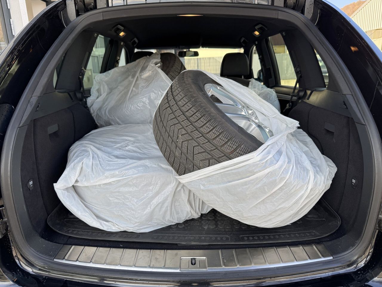 Zunanja slika - Porsche Cayenne - S 4.8 385KM TIPTRONIC ODLIČEN 2 KOMPLETA PLATIŠČ - 11