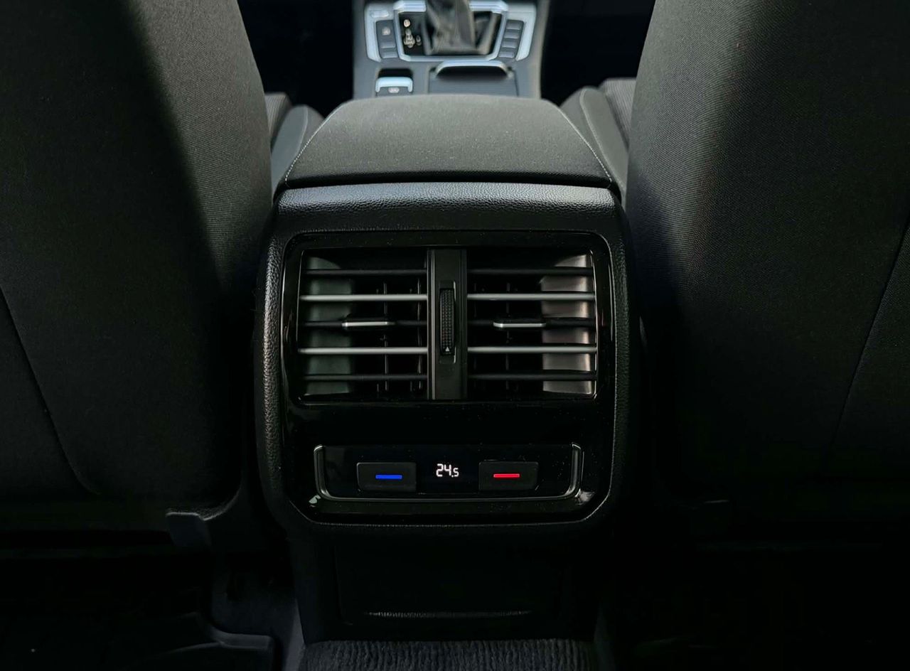 Zunanja slika - VW Passat - Variant 2.0 TDI-DSG-H LINE-NAVI-4X KLIMA-LIZING ZA TUJCE- - 13