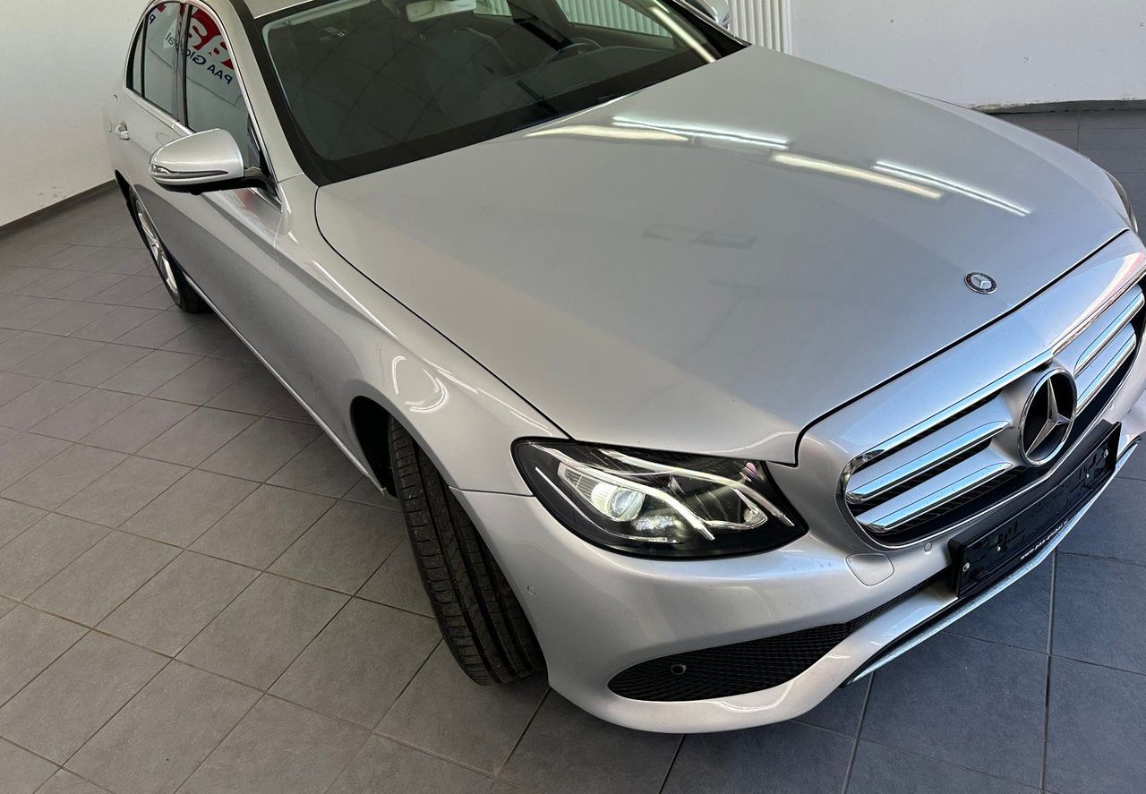 Zunanja slika - Mercedes-Benz E-Razred - E 220 d Avantgarde Avt.KAMERA.NAVI.USNJE.LED - 10