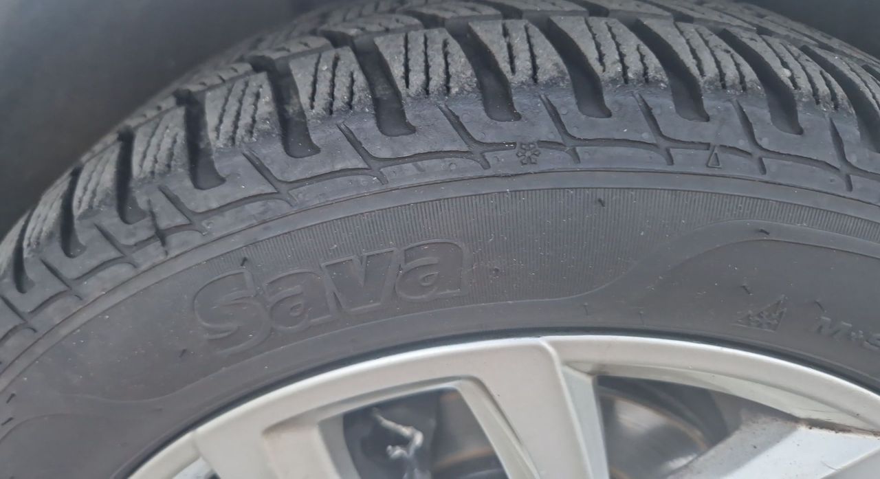 Zunanja slika - Renault Clio - 1.2 16V Intens - 9