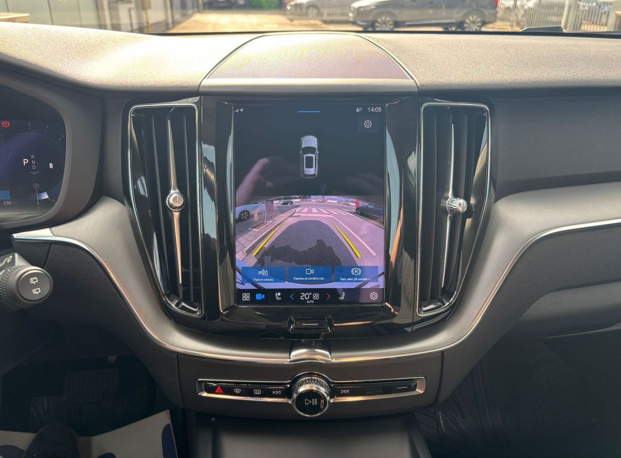 Zunanja slika - Volvo XC60 - B4P Momentum PRO AT FWD KAMERA-GRETJE.SED.-DAB+ - 16