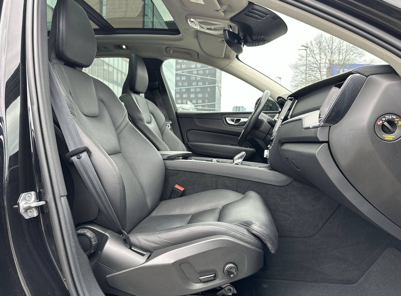 Zunanja slika - Volvo XC60 - B4D AWD AUT Momentum Pro - 19