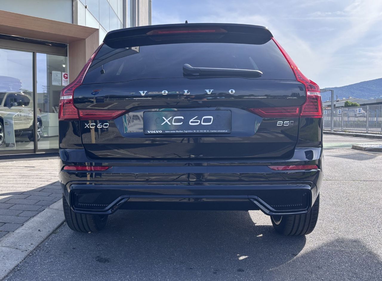 Zunanja slika - Volvo XC60 - B5  P  AWD Plus Dark - 5