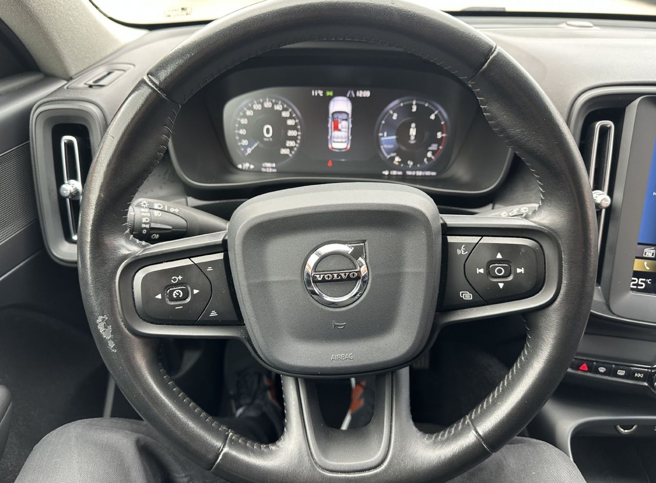 Zunanja slika - Volvo XC40 - D3 A AWD Momentum KAMERA.NAVI.ALU.4X4.TOP - 15