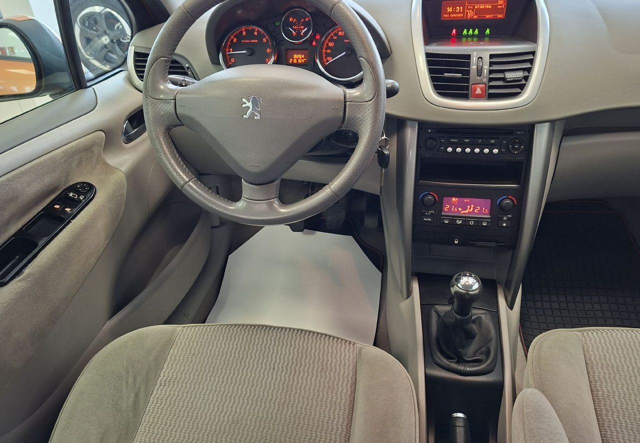 Zunanja slika - Peugeot 207 - PREMIUM 1.4 16V-HITRI KREDIT-ODLIČEN- - 7