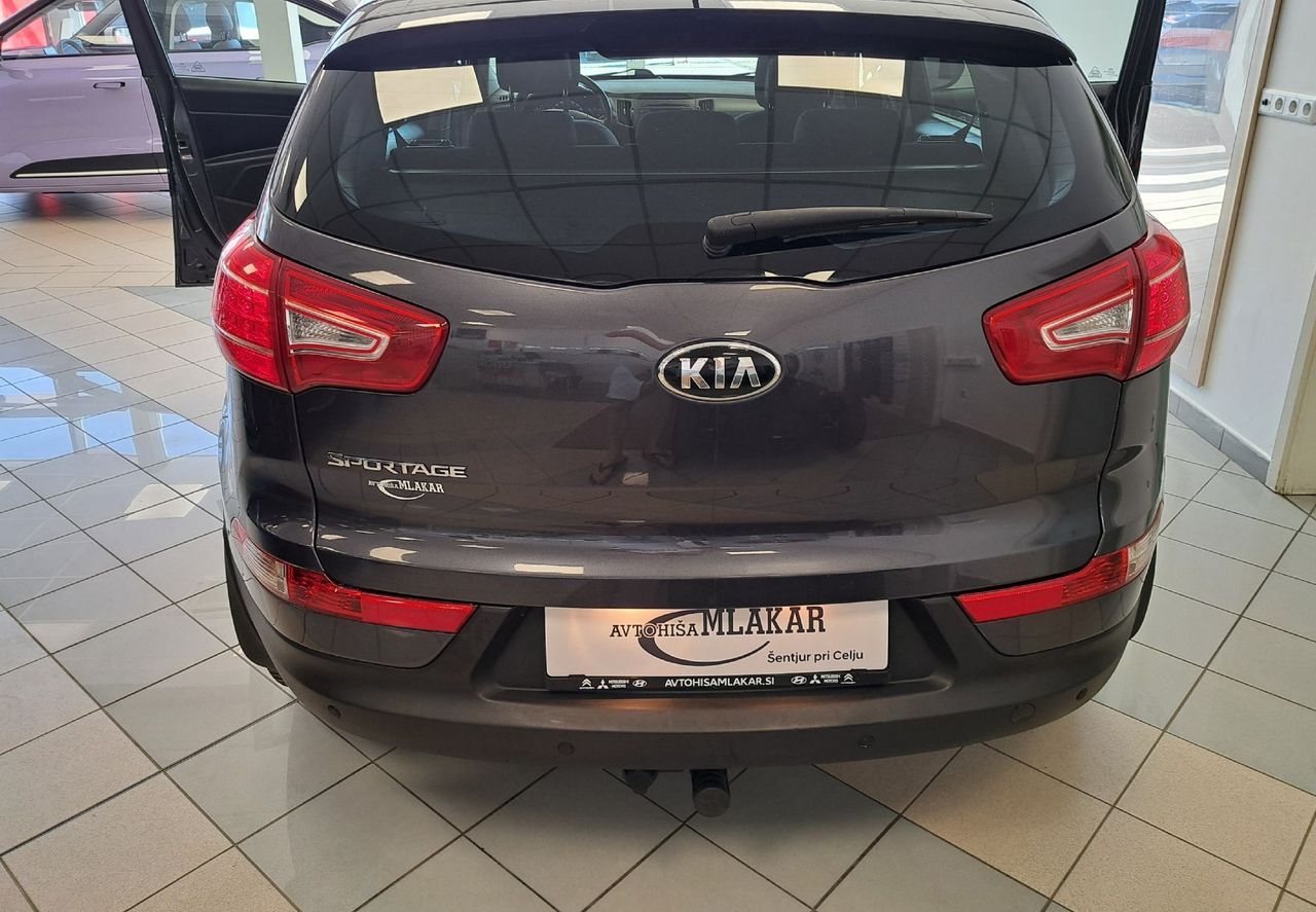 Zunanja slika - KIA Sportage - 2.0 bencinski 120kW Urban-HITRI KREDIT-ODLIČEN- - 5