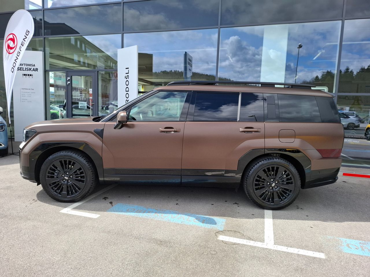 Zunanja slika - Hyundai Santa Fe - 1.6 HEV 4WD - AVTOMATIK - SAMO 14.859KM - TOP CENA - 4