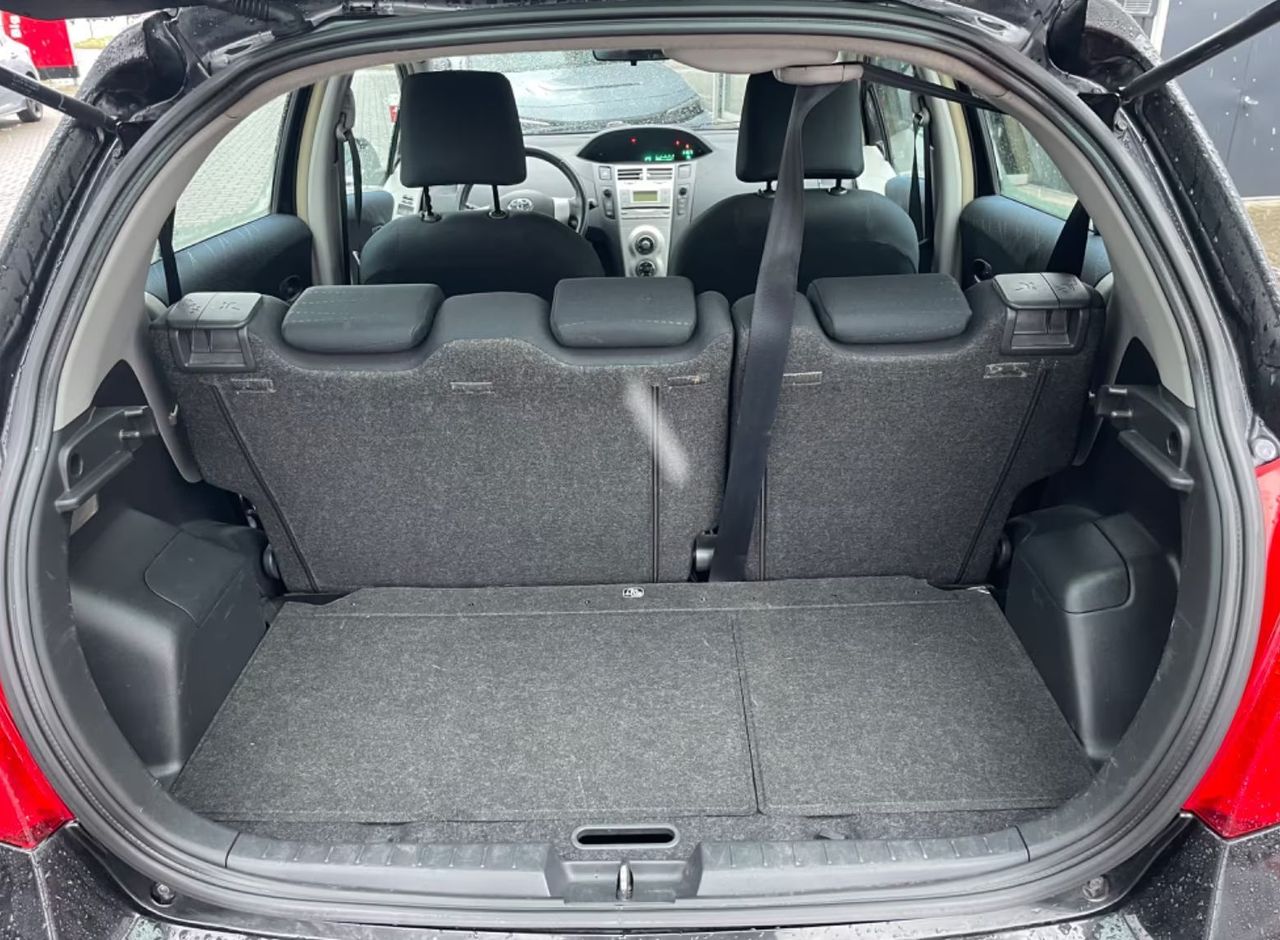 Zunanja slika - Toyota Yaris - 1.0 VVT-i  5VRAT SLO.VOZILO 2.LASTNICA KLIMA - 9