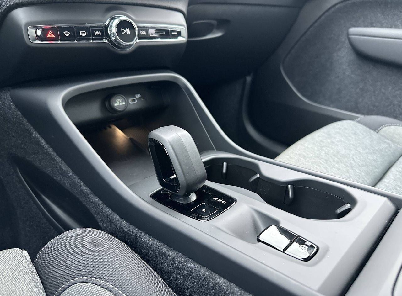 Zunanja slika - Volvo XC40 - B3 P Core AT DCT - 17