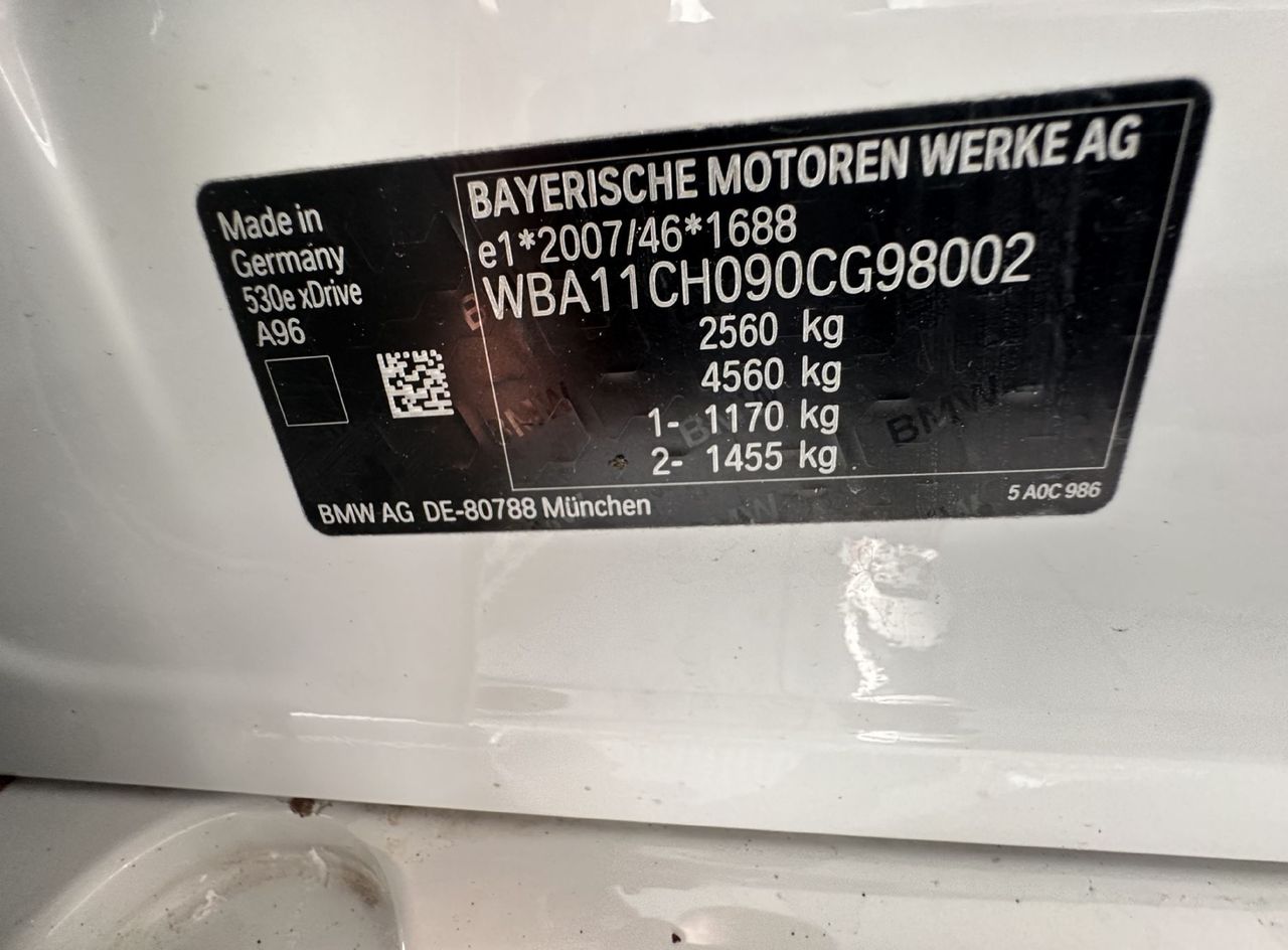 Zunanja slika - BMW Serija 5 - : 530e xDrive LUXURY.KAMERA.NAVI.USNJE.LED.ALU.4X4 - 19