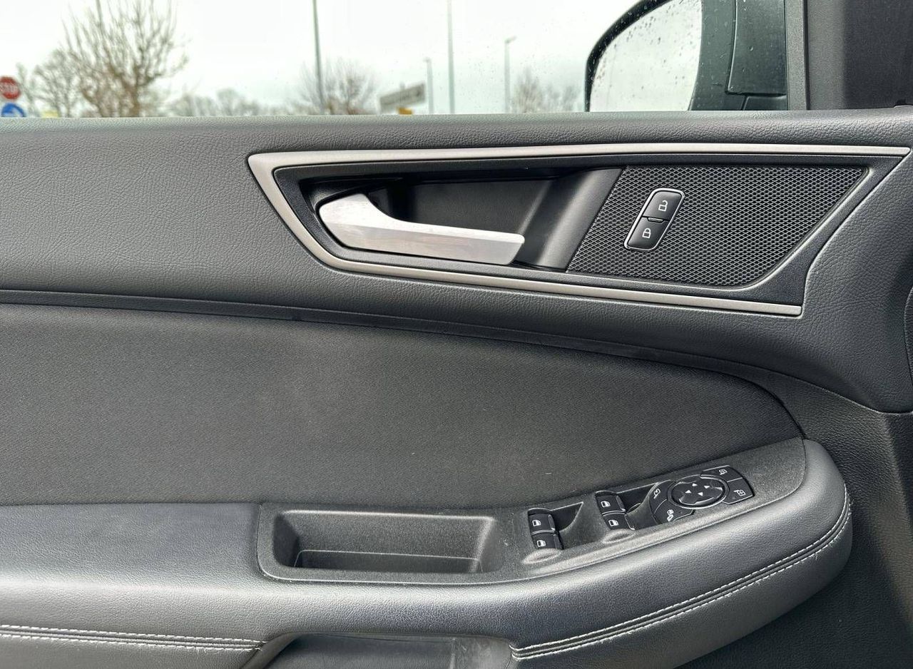 Zunanja slika - Ford S-MAX - 2.0 EcoBlue Titanium Auto ACC Kamera Gretje sed - 12