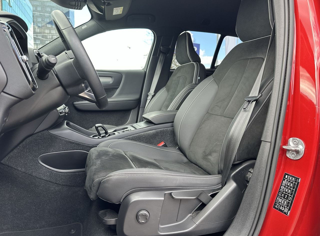 Zunanja slika - Volvo XC40 - T2 AUT Momentum - 10