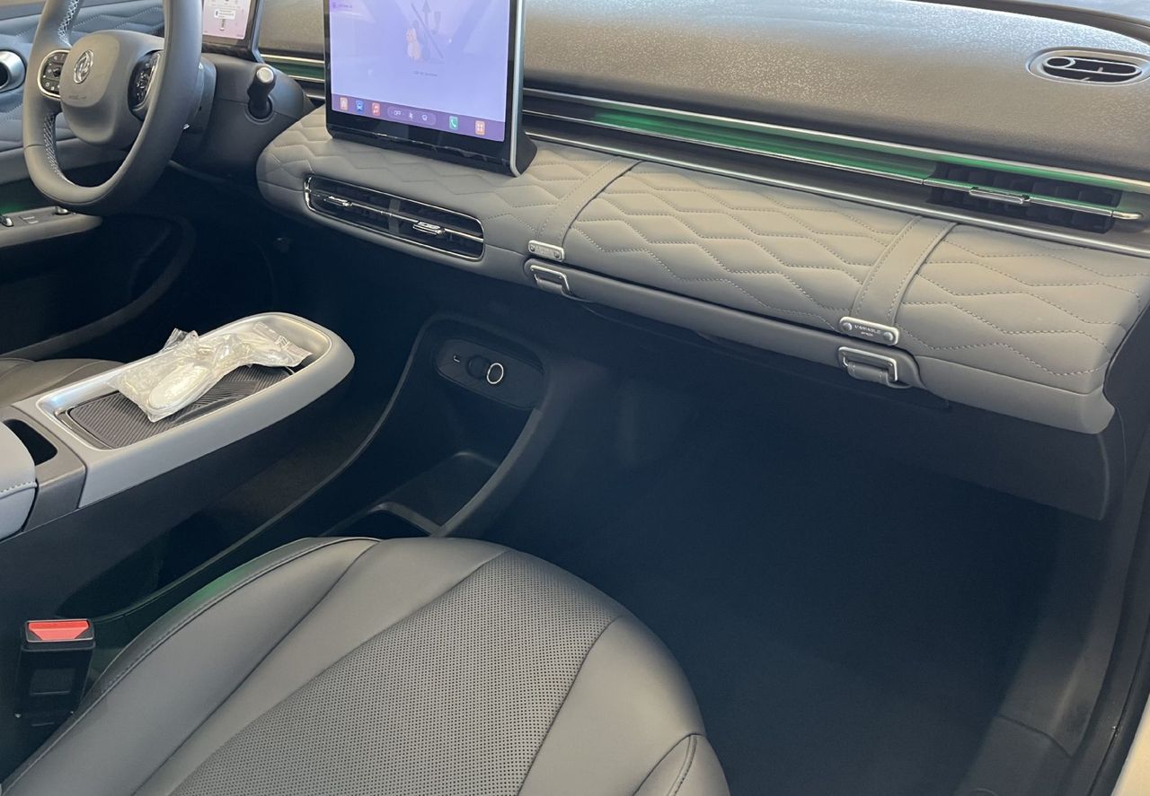 Zunanja slika - Dongfeng Box - 42.3 kWh 70 kW - NA ZALOGI - - 9