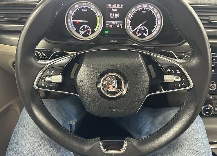 Zunanja slika - Škoda Superb - 1.4 TSI HEV Style DSG.NEMŠKA+4ALU.KAMERA.LED.NAVI - 18