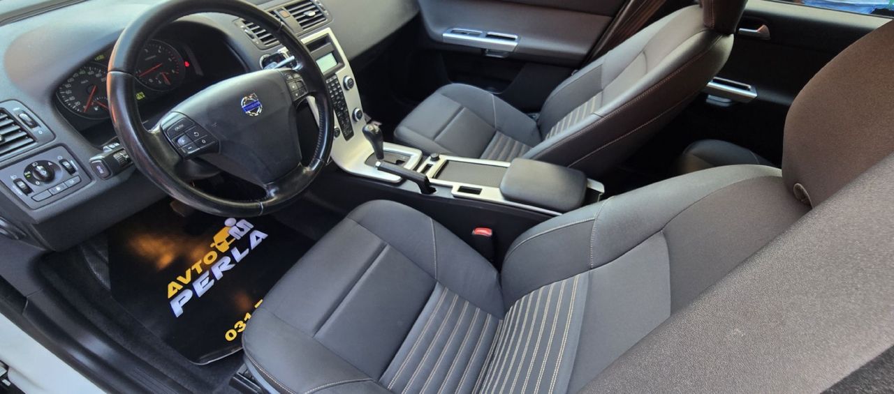 Zunanja slika - Volvo V50 - D3 Auto BUSINESS EDITION-ODLIČEN-5 VALJNI MOTOR - 9