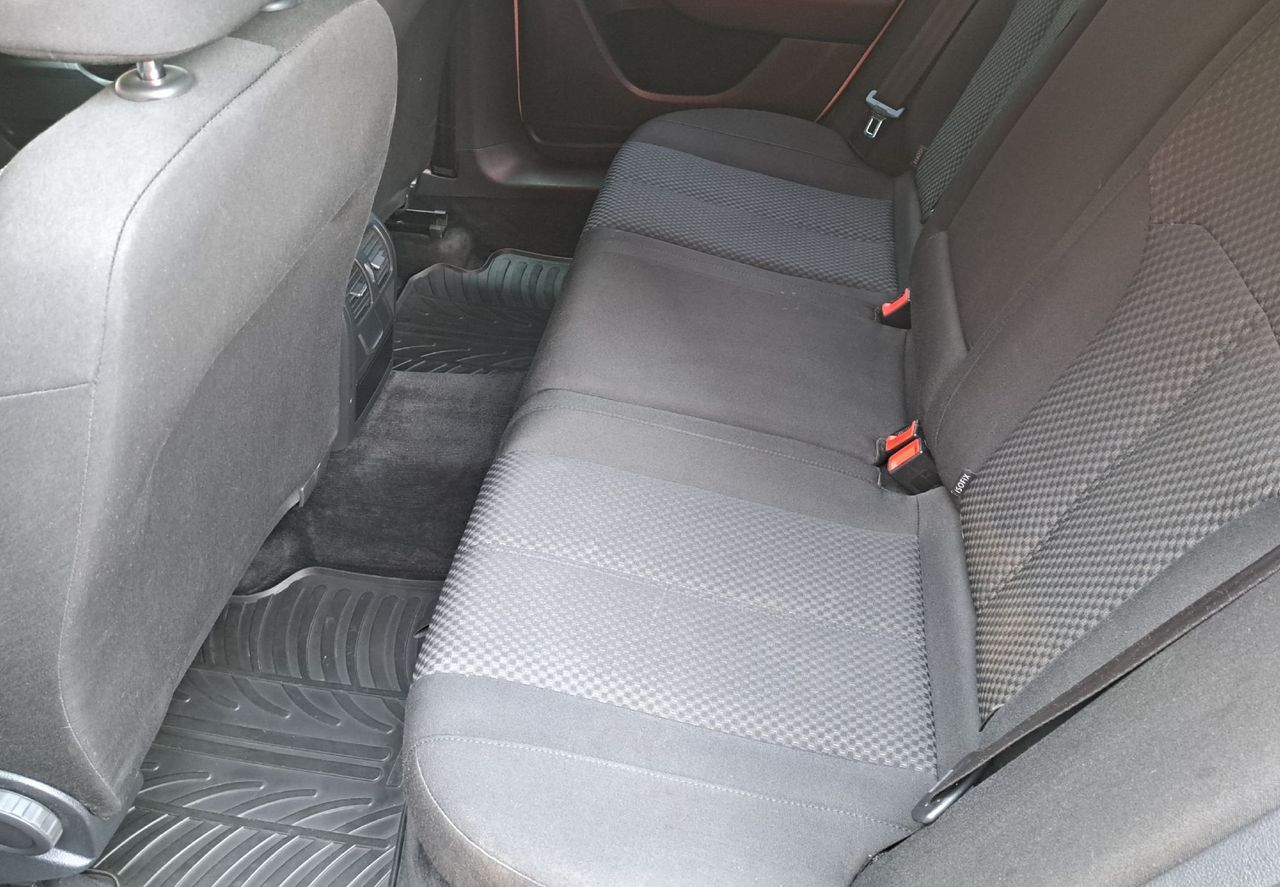 Zunanja slika - VW Passat - Variant 1.6 TDI  Comfortline -ODLIČEN- - 13