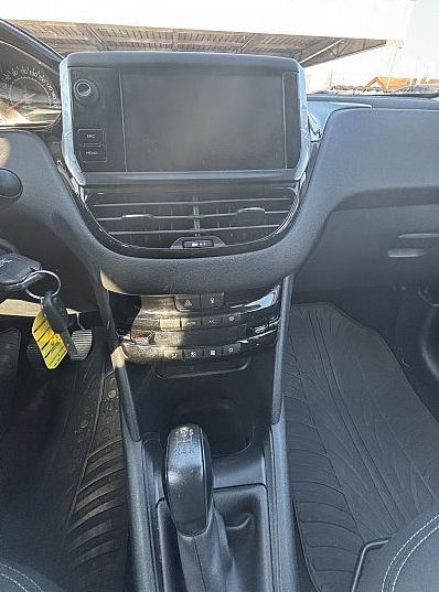 Zunanja slika - Peugeot 208 - ALURE 1.2- PRVI LASTNIK - 8