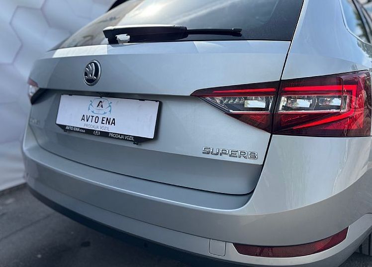 Zunanja slika - Škoda Superb - Combi 2.0 TDI DSG - LED - PANORAMA - NAVI - GRETJE - 4