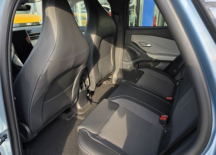 Zunanja slika - Ford Explorer - EV Style - elektromotor 52 kWh 125 kW at - 7