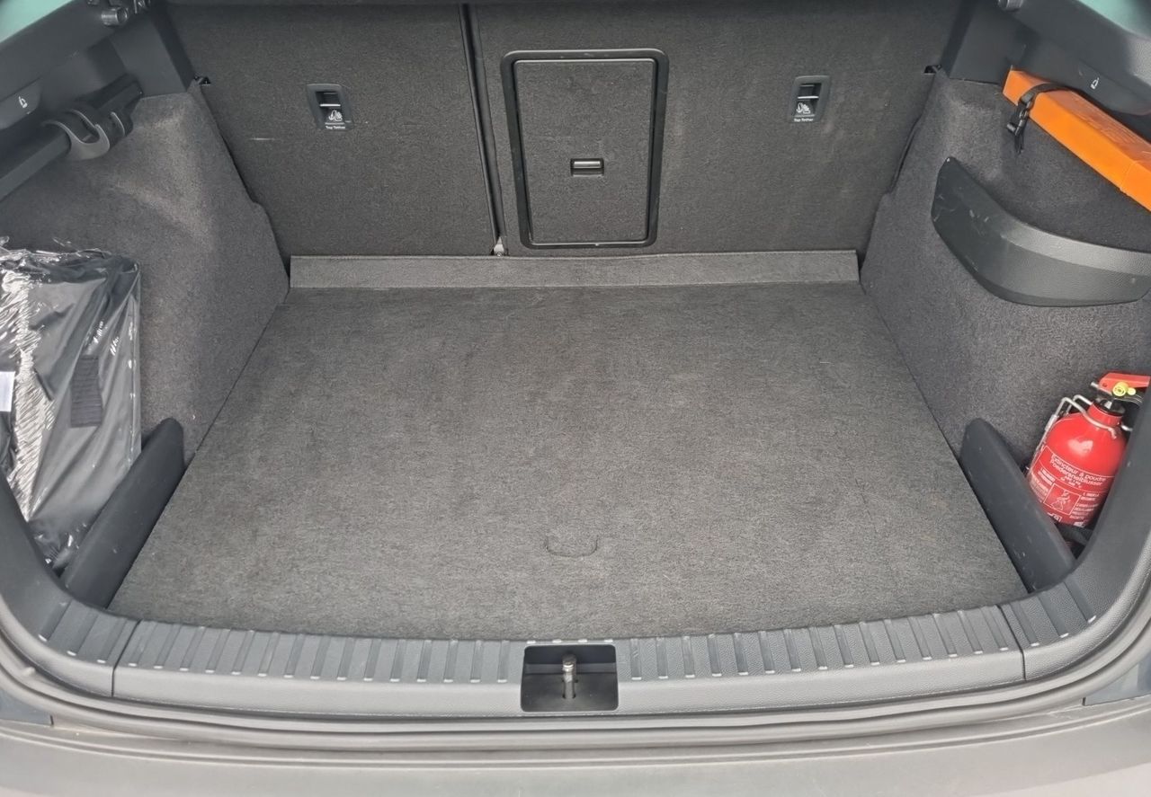 Zunanja slika - Škoda Karoq - Active 1.6 TDI - 12
