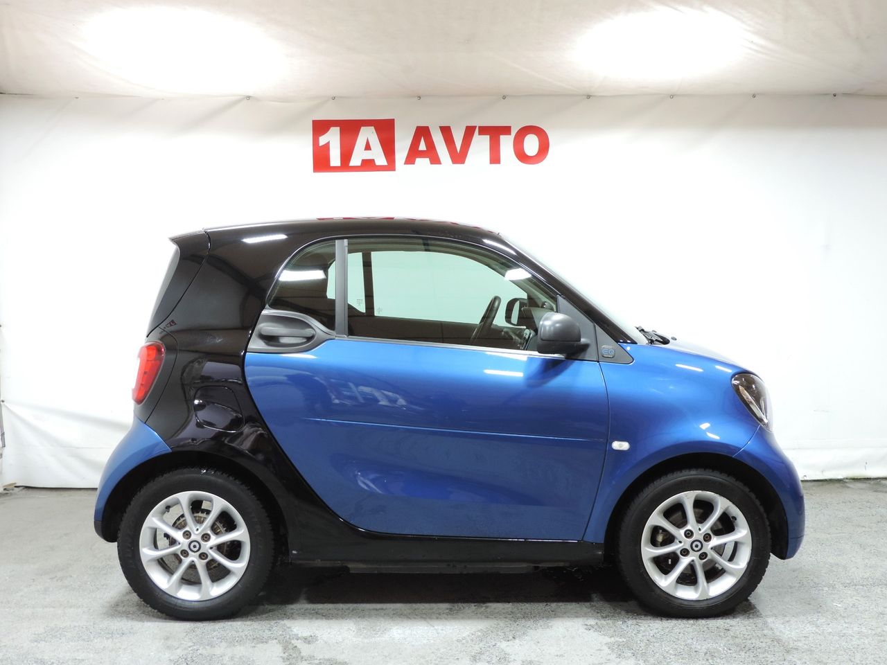 Zunanja slika - Smart Smart fortwo - 60 kW 82 KM electric drive - 4