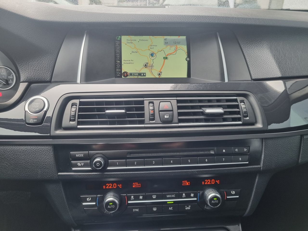 Zunanja slika - BMW serija 5 Touring - Serija 5 520d xDrive AVTOMATIK-NAVIGACIJA-PDC-ISOFIX - 16