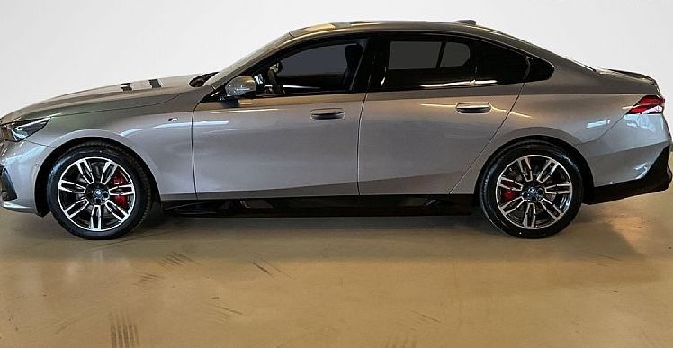 Zunanja slika - BMW i5 - eDrive40  AT - 2