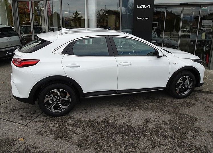 Zunanja slika - KIA XCeed - 1.6 T-GDi LX SMART ISG 7DCT + ZIMSKE GUME + 30° - 6