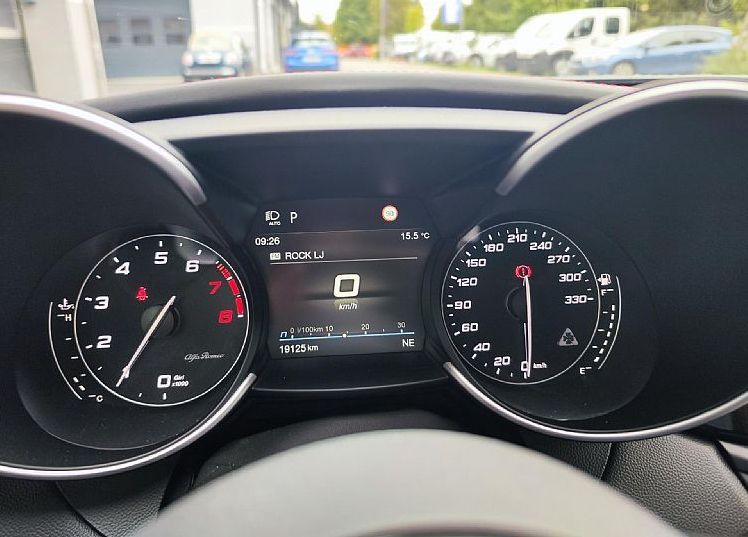 Zunanja slika - Alfa Romeo Giulia - 2.9 V6 Bi-Turbo 510 Quadrifoglio AT8 - 8