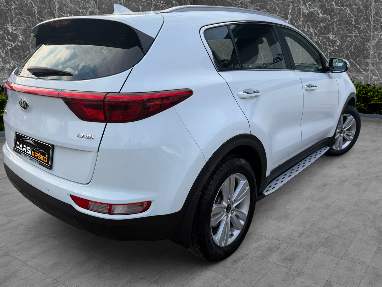 Zunanja slika - KIA Sportage - 1.7 CRDi 116HP SLOVENSKA NAVI KAMERA PDC ALU17 - 2