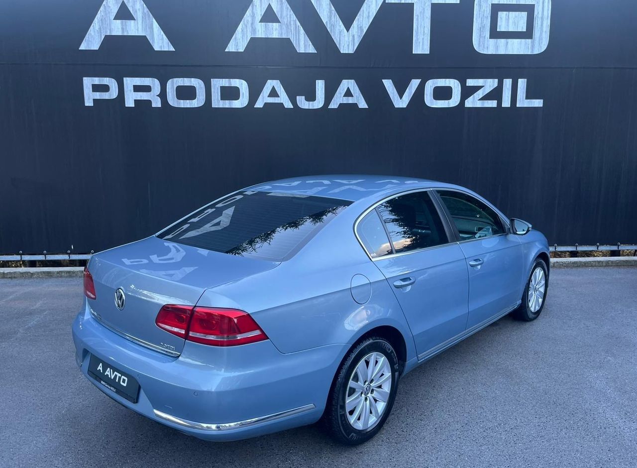 Zunanja slika - VW Passat - 2.0 TDI Comfortline 103kW-2xPDC-ALU-ZELO LEP... - 6