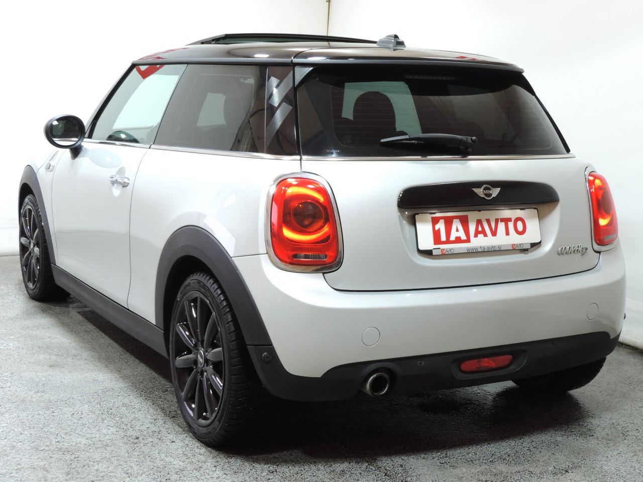 Zunanja slika - MINI Cooper - D 116 Avt. PANORAMA-LED-AVT. KLIMA-DELNO USNJE.. - 7