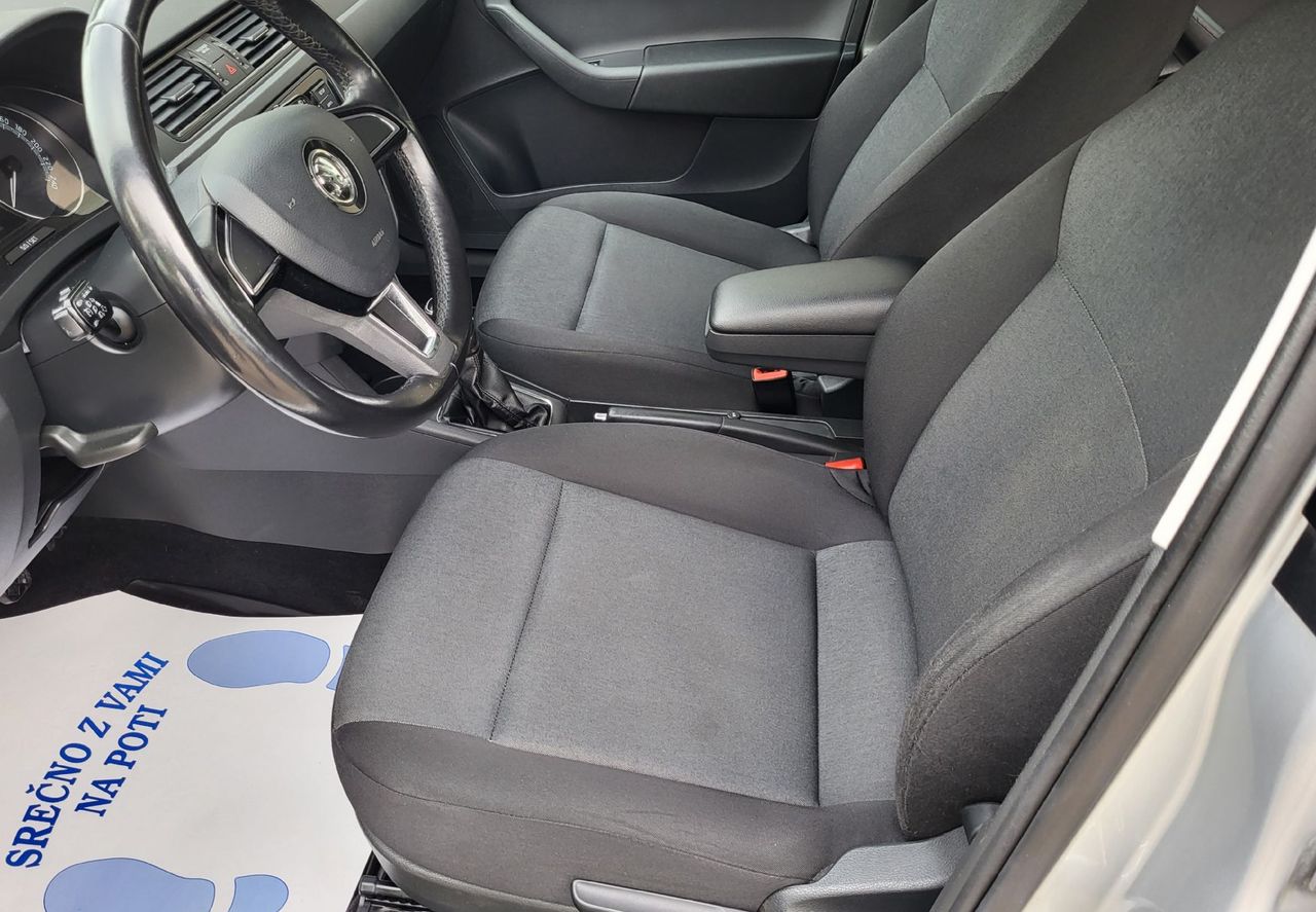 Zunanja slika - Škoda Rapid - 1.0 TSI slo-1last-ac-el.paket-vl.kljuka-Bluetooth - 6