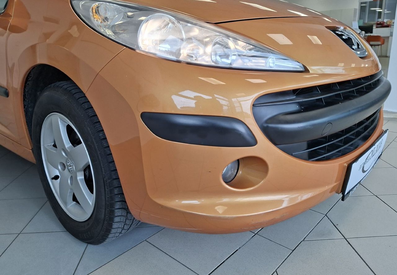 Zunanja slika - Peugeot 207 - PREMIUM 1.4 16V-HITRI KREDIT-ODLIČEN- - 16