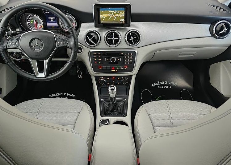 Zunanja slika - Mercedes-Benz GLA-Razred - 200-156KM-2XAMG-LINE-KAMERA-NAVI-GRET-SED-80.000KM - 9