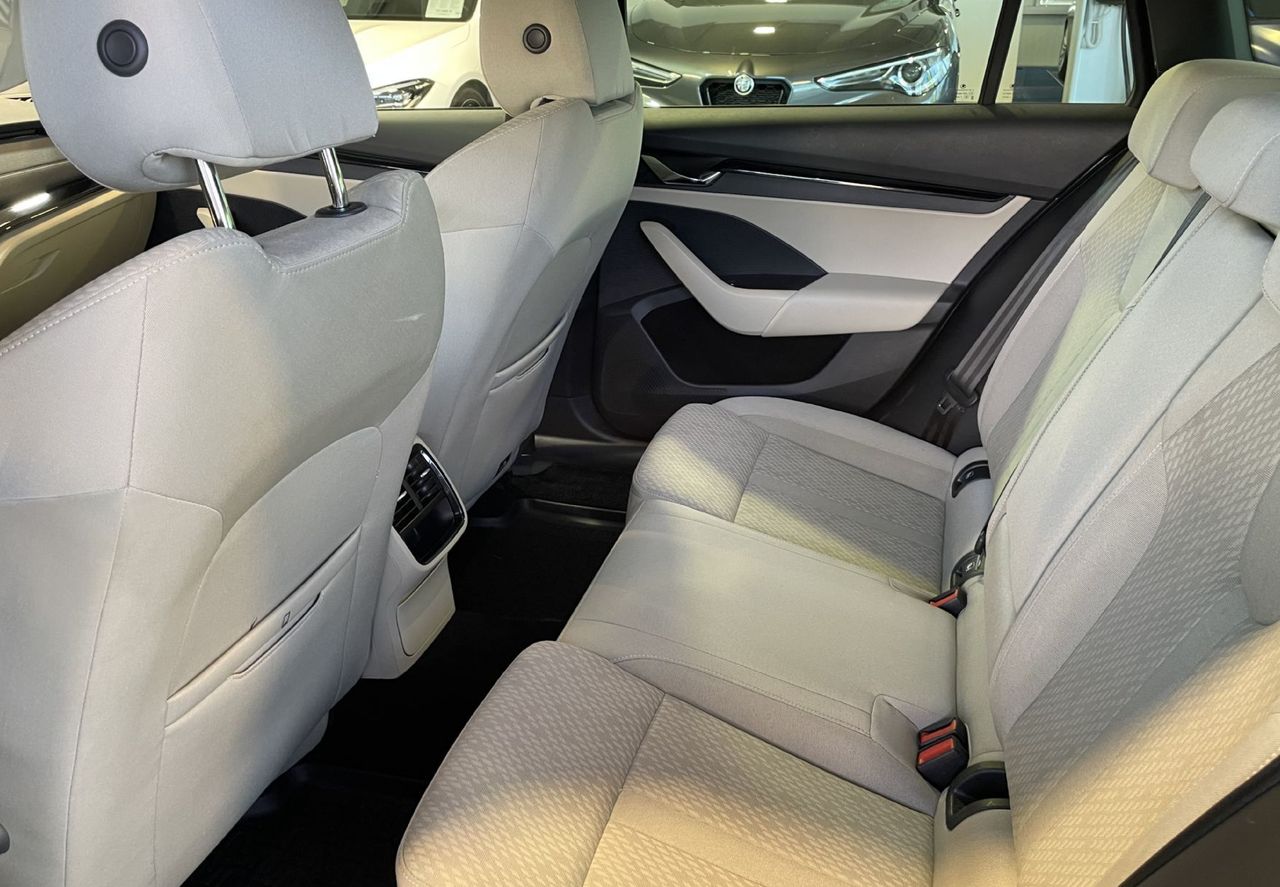 Zunanja slika - Škoda Octavia - VIRTUAL-NAVIGACIJA-LANE-RADAR-LED-DSG-ALU-KEYLESS - 17