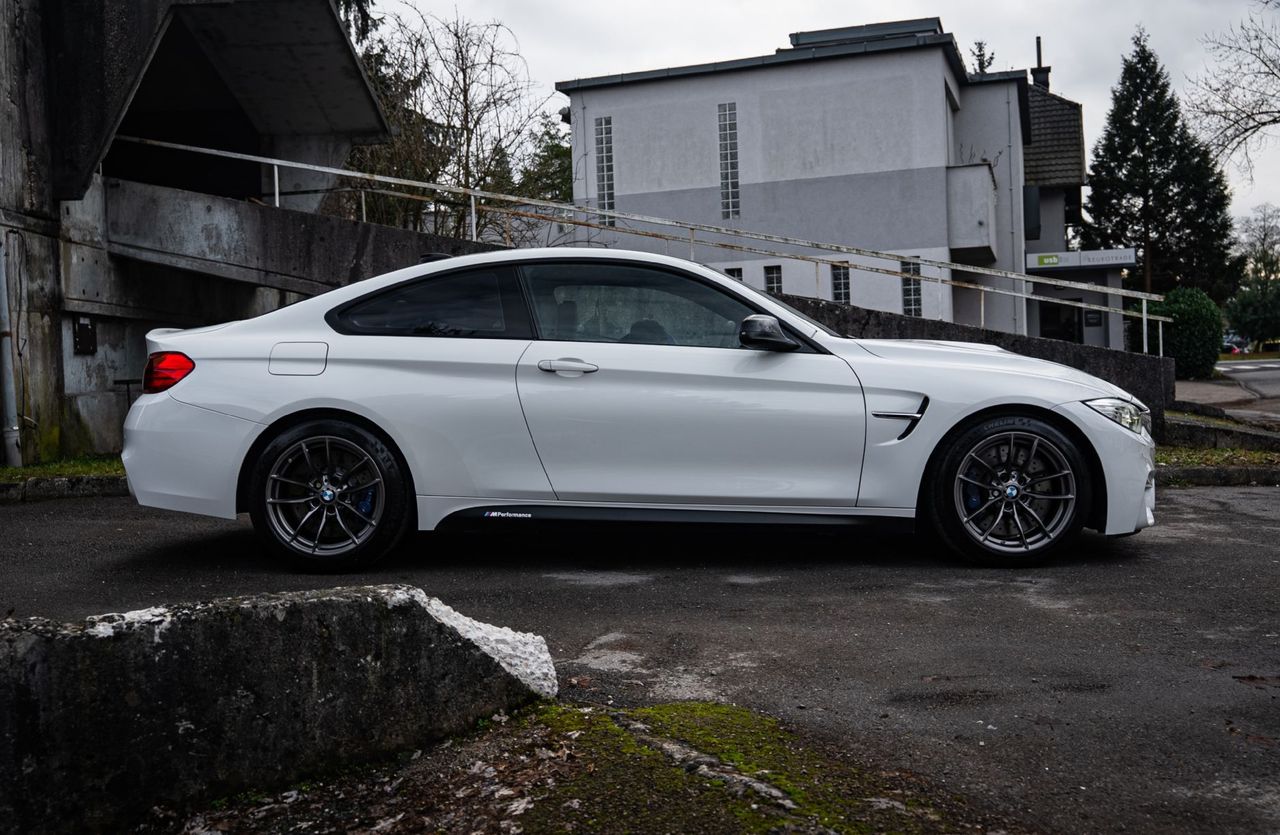 Zunanja slika - BMW M4 - Harman Kardon - LED - Alcantara - Headup - 4