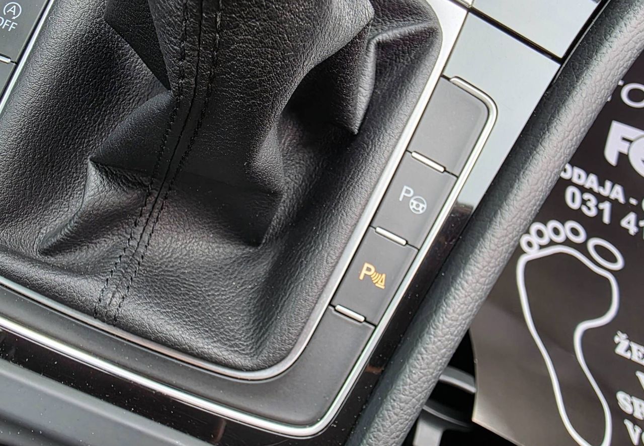 Zunanja slika - VW Golf - 2.0 TDI-HIGHLINE-ACC-SAMOPARKIRANJE-PDC-ODLIČEN - 15